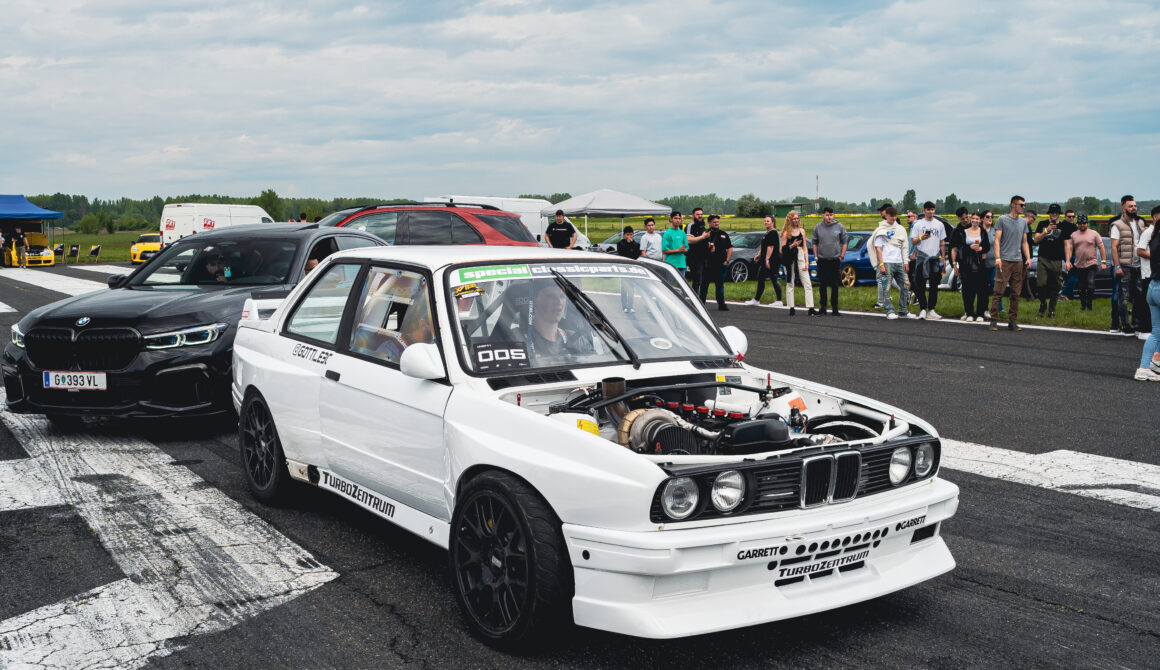 Automotive Eventmoment mit Performance-Fahrzeugen.
